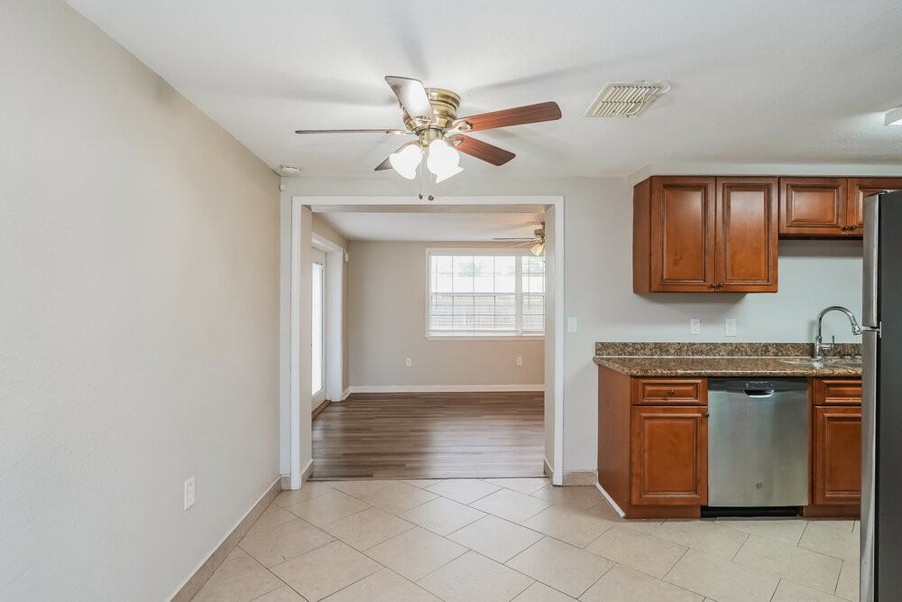 6024 Boxwood Dr - Photo 6 of 19