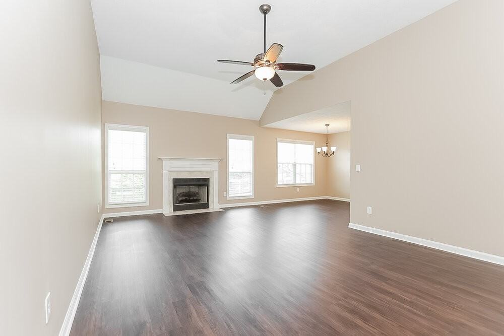 210 Valley Ct - Photo 3 of 16