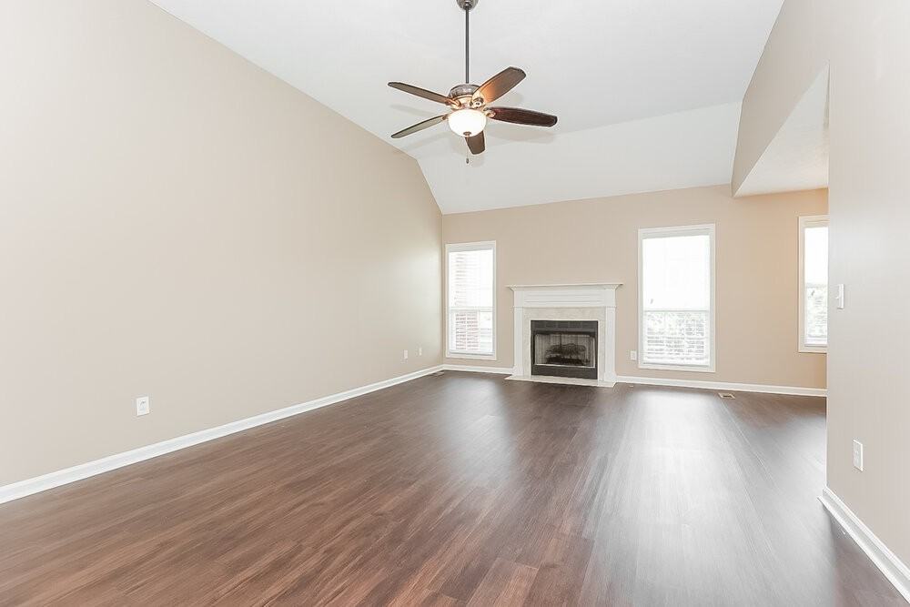 210 Valley Ct - Photo 4 of 16