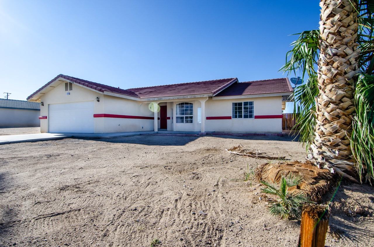 72548 Sunnyslope Drive - Photo 3 of 20