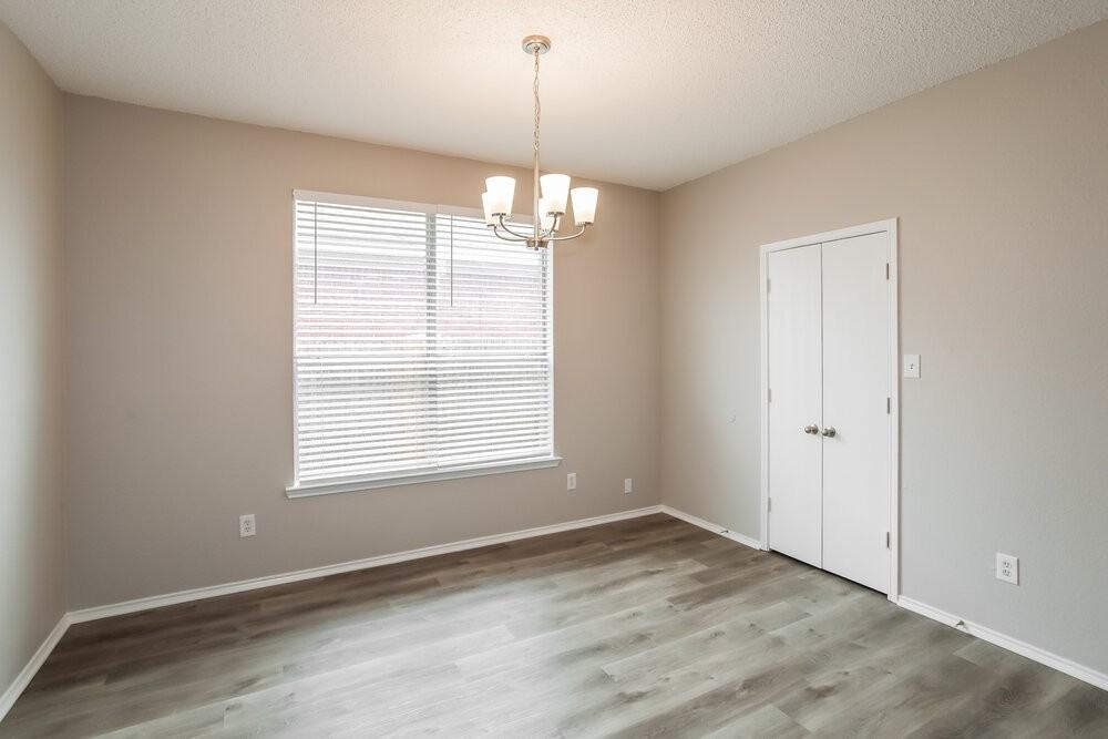 7213 Park Creek Cir W - Photo 5 of 16