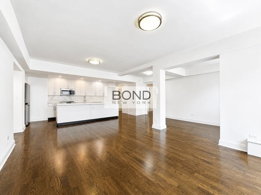 219 E 69th St #HJ - Photo 4 of 16