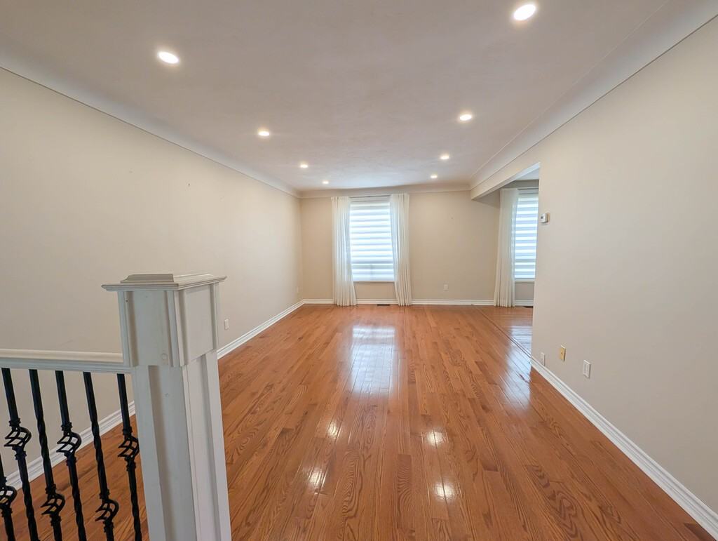5810 Vine St - Photo 2 of 30