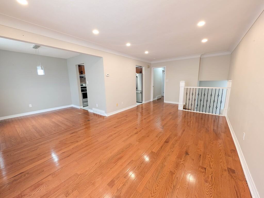 5810 Vine St - Photo 4 of 30