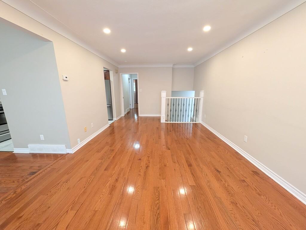 5810 Vine St - Photo 5 of 30