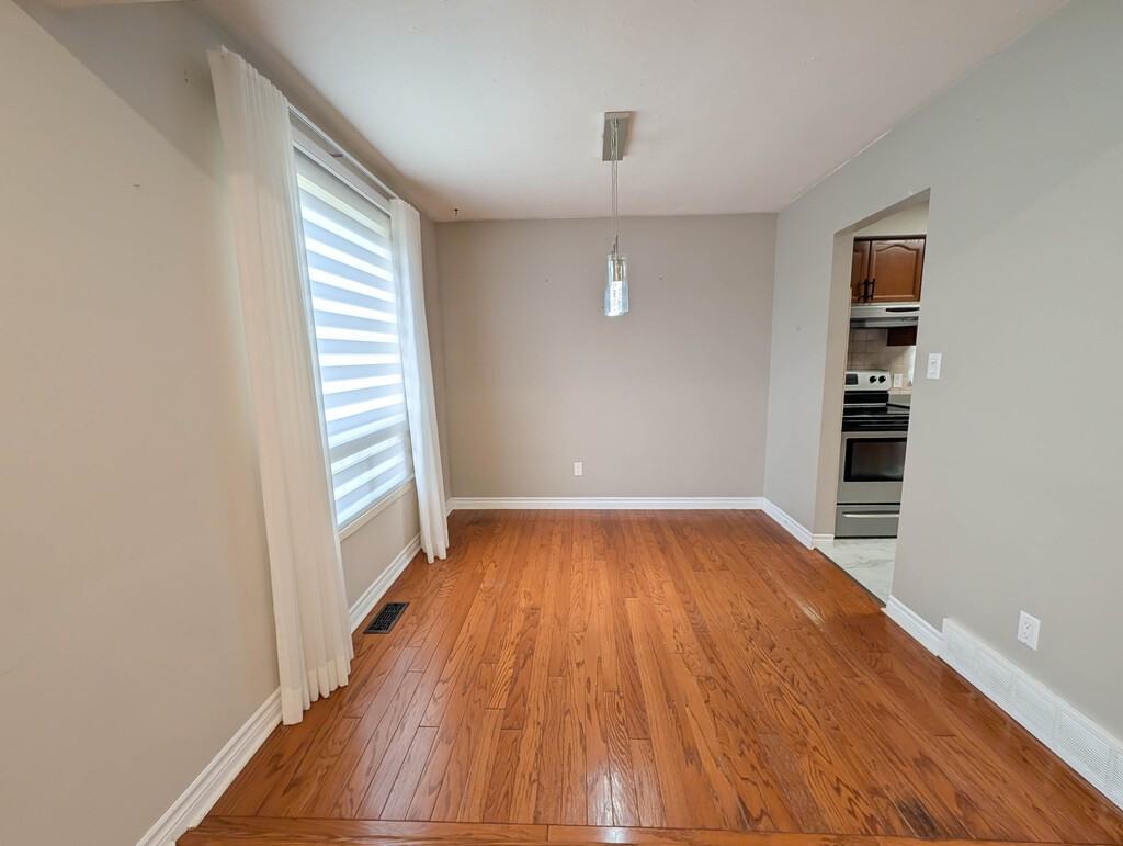 5810 Vine St - Photo 6 of 30