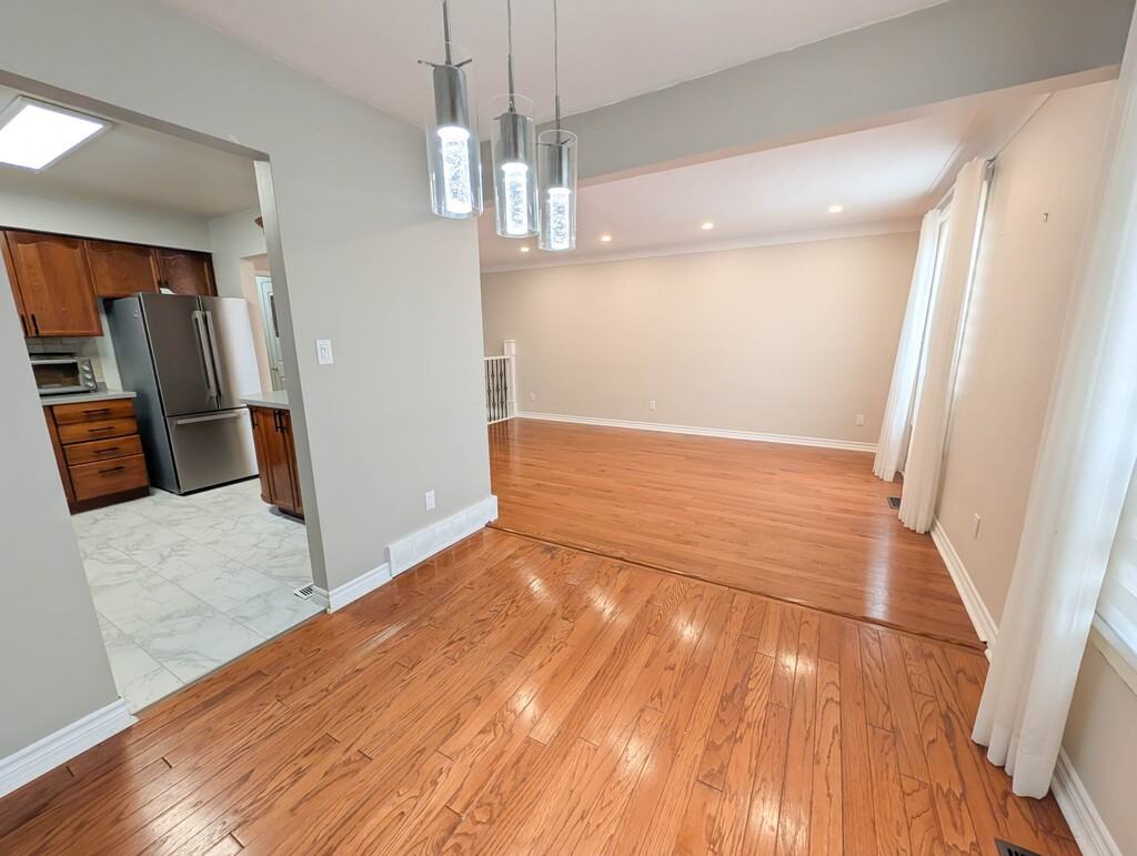 5810 Vine St - Photo 7 of 30