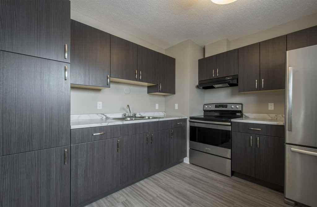 9323 109 Ave - Photo 5 of 19