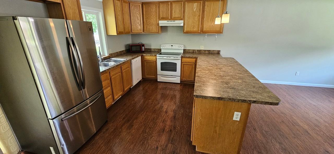 536 Miller Ave - Photo 2 of 16