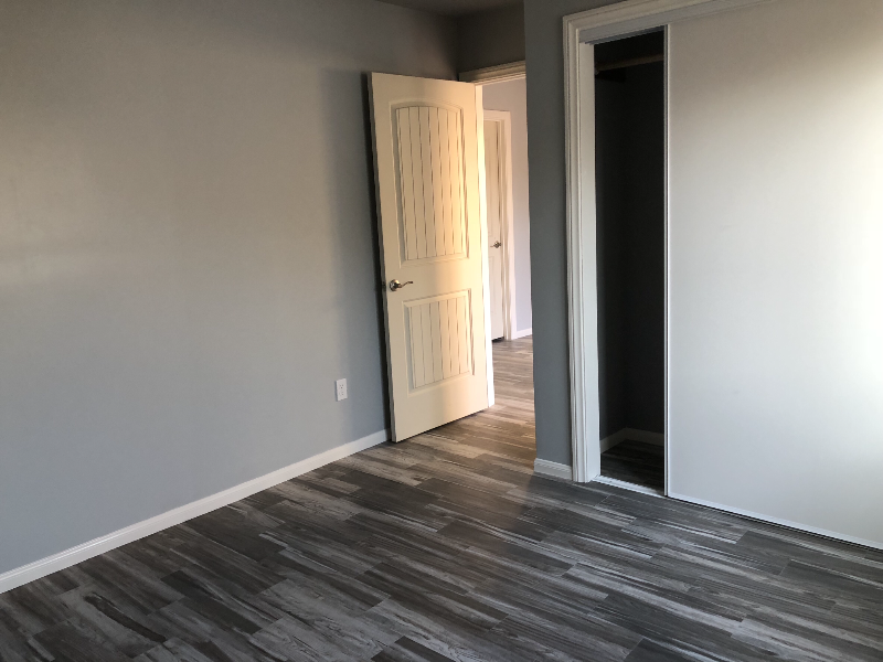 603 W 84th St - Photo 4 of 14