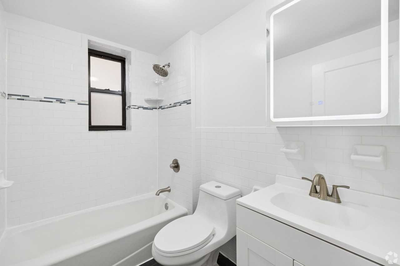 Ponciana Apartments: Contemporary Comfort and Affordable Luxury in North Bergen! - Photo 5 of 12