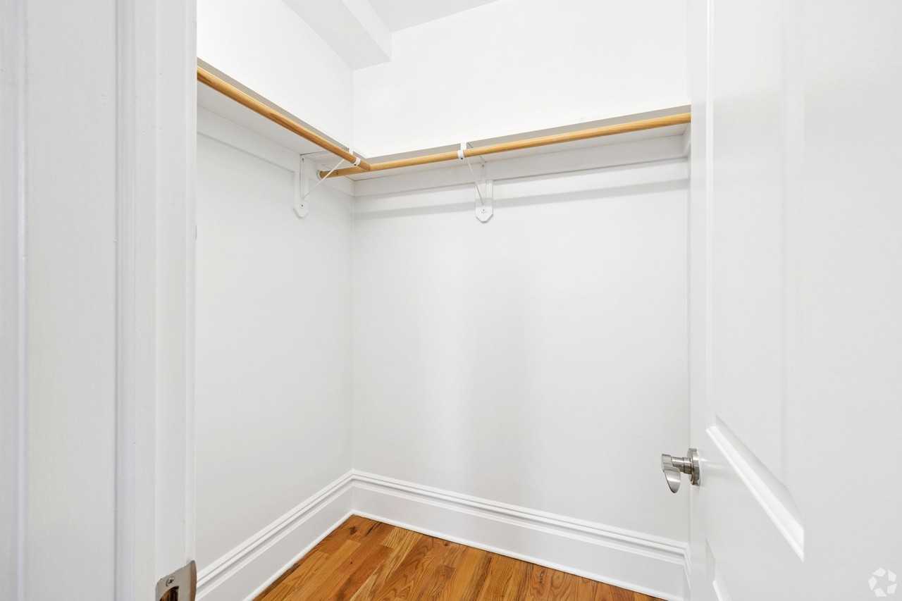 Ponciana Apartments: Contemporary Comfort and Affordable Luxury in North Bergen! - Photo 7 of 12