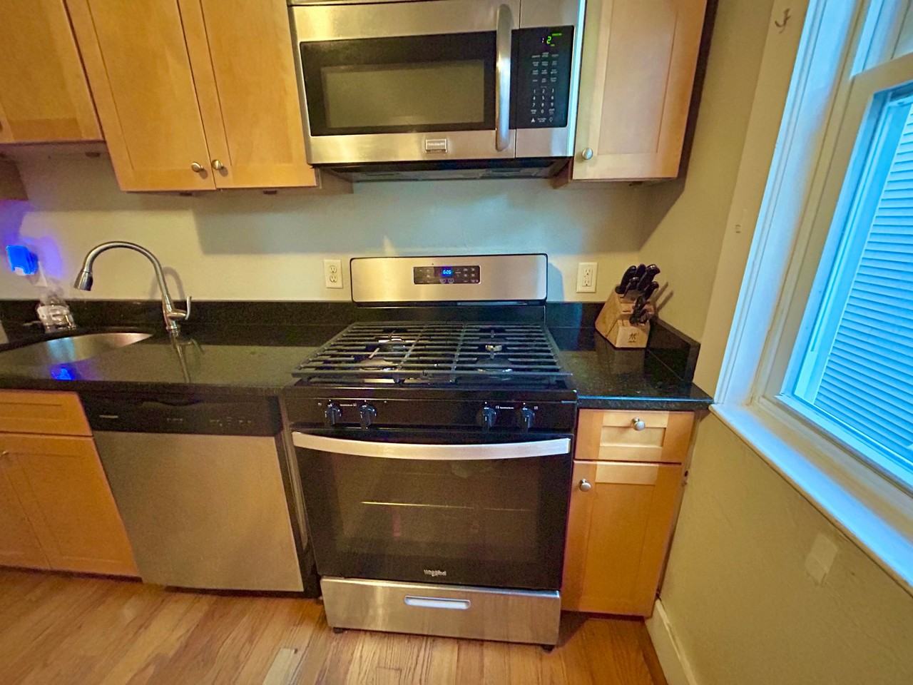1 Ridgewood St - Photo 2 of 19