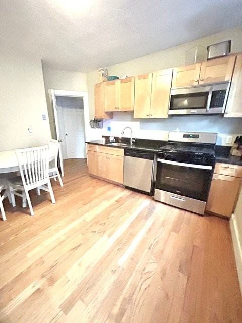 1 Ridgewood St - Photo 3 of 19