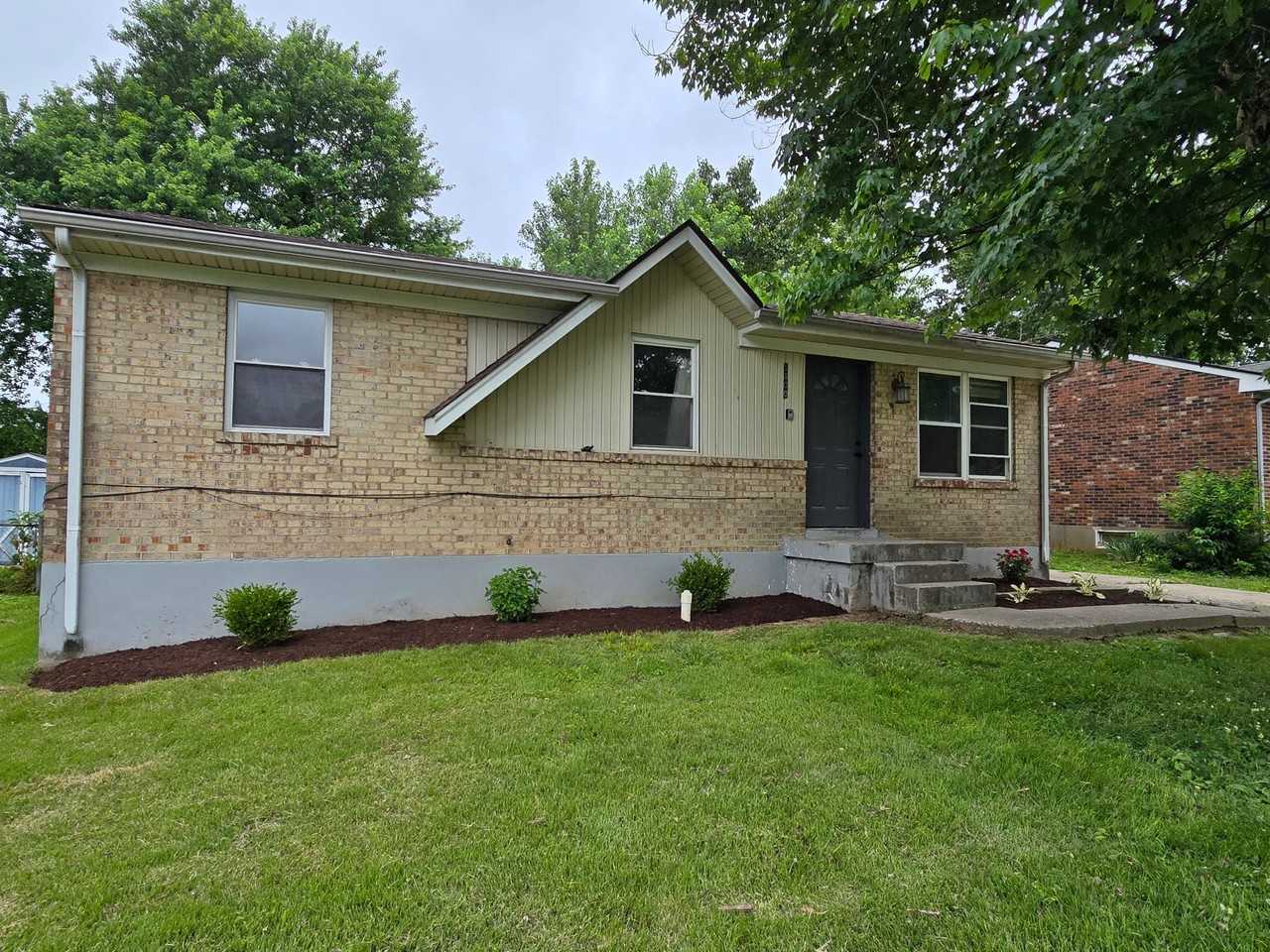 5900 Carmelwood Cir - Photo 3 of 12