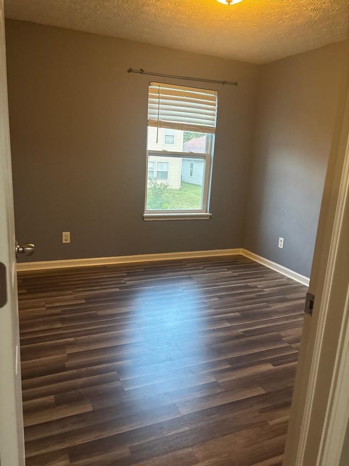 5667 Glass Chimney Ln - Photo 7 of 12