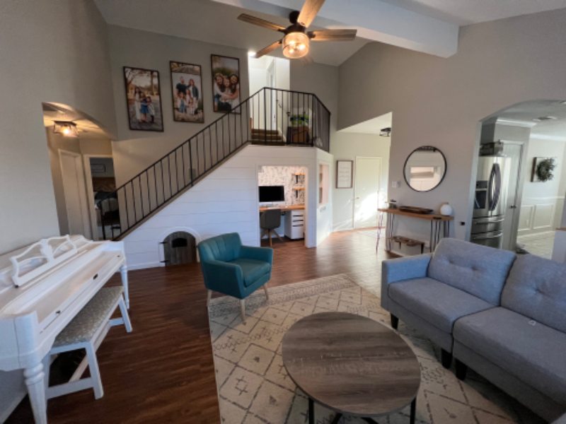 777 Eagle Dr - Photo 3 of 10