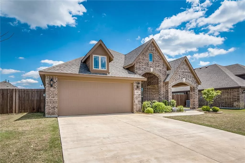 1207 Star Grass Dr - Photo 2 of 33