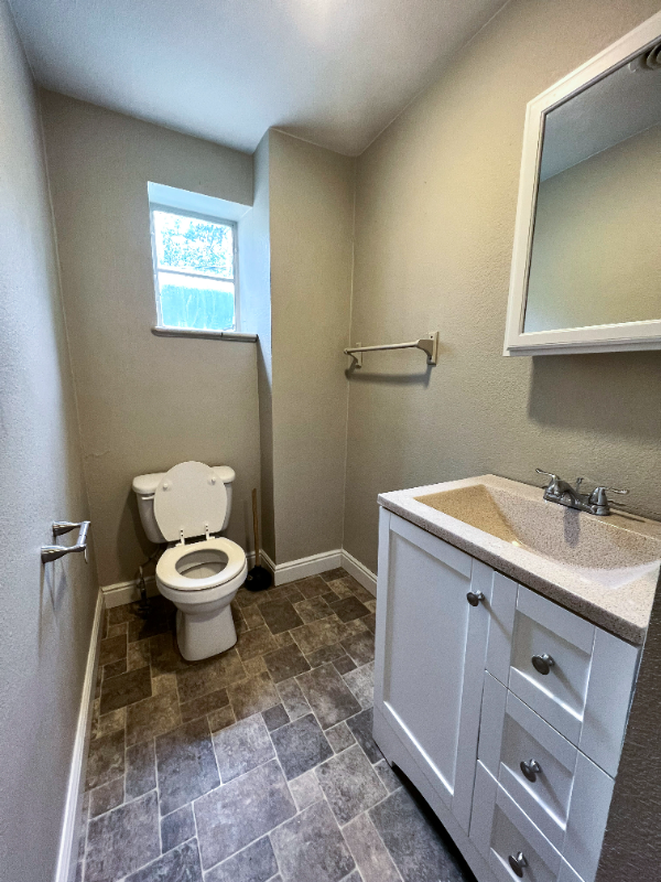 905 1/2 16th St - Photo 6 of 12