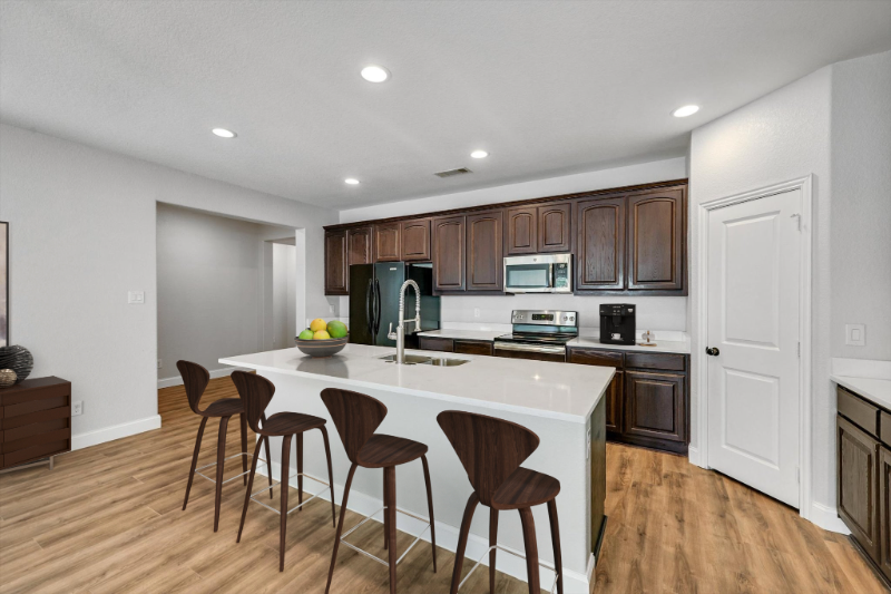 10416 Talus Dr - Photo 4 of 29