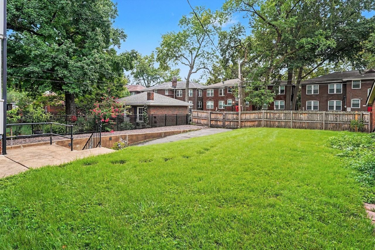 6634 Pershing Ave - Photo 6 of 50