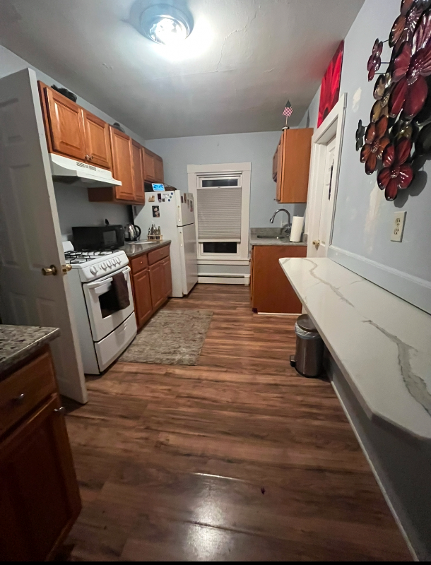 189 Irving St #4 - Photo 5 of 11