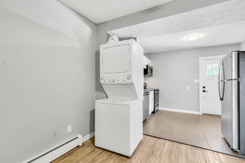 825 12th St #5 - Photo 5 of 13