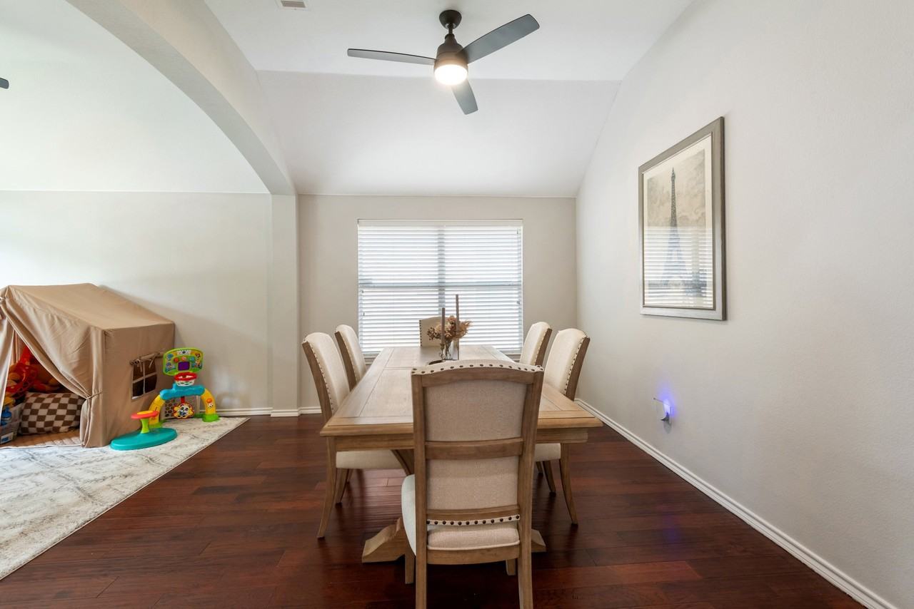 5804 Parkplace Dr - Photo 3 of 15