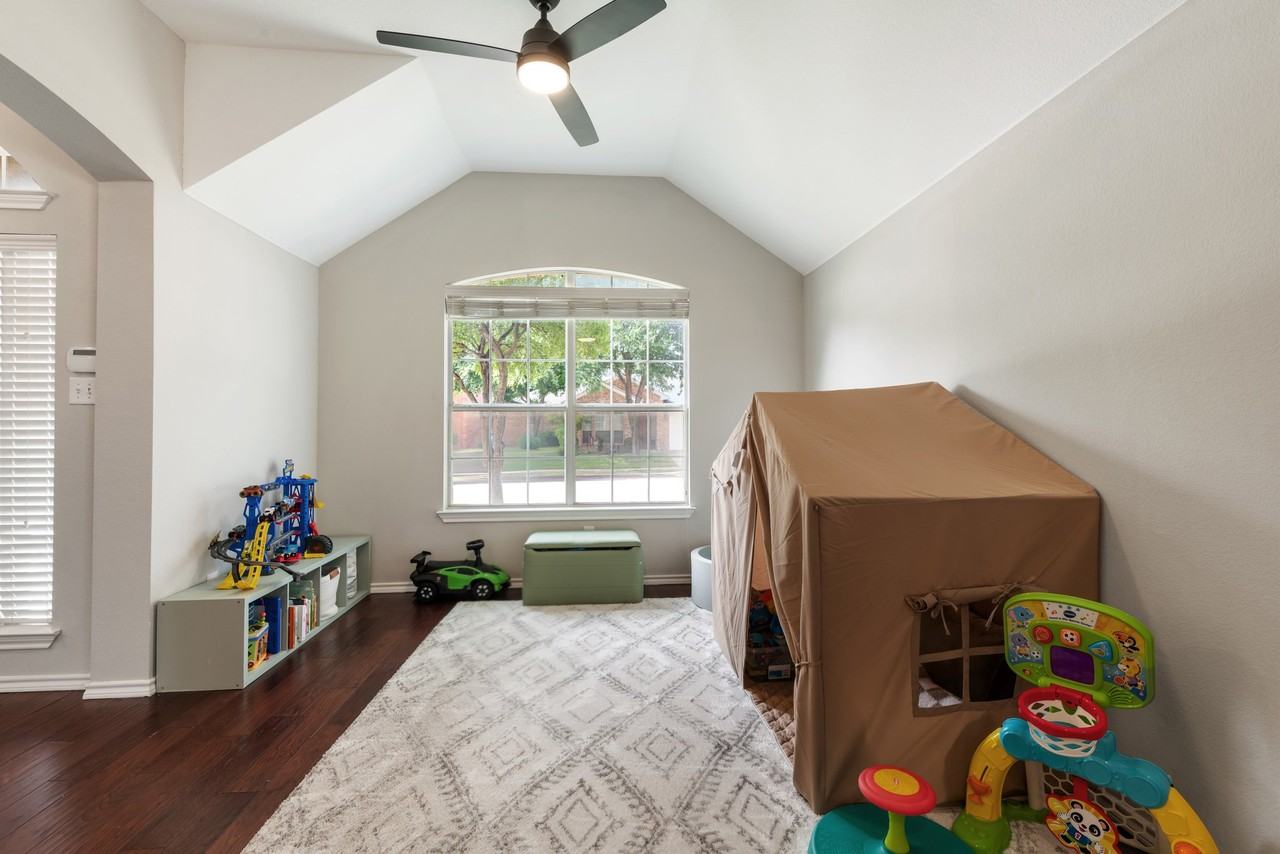 5804 Parkplace Dr - Photo 4 of 15