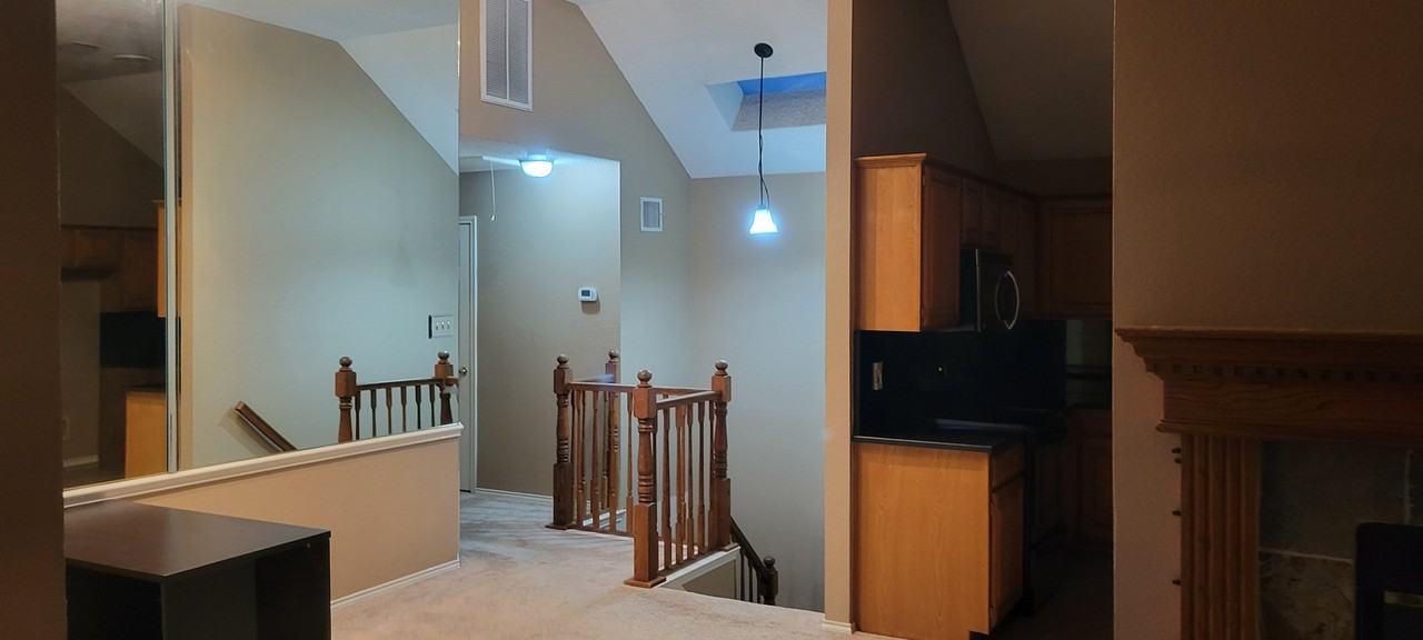 420 Kyle Dr - Photo 3 of 12
