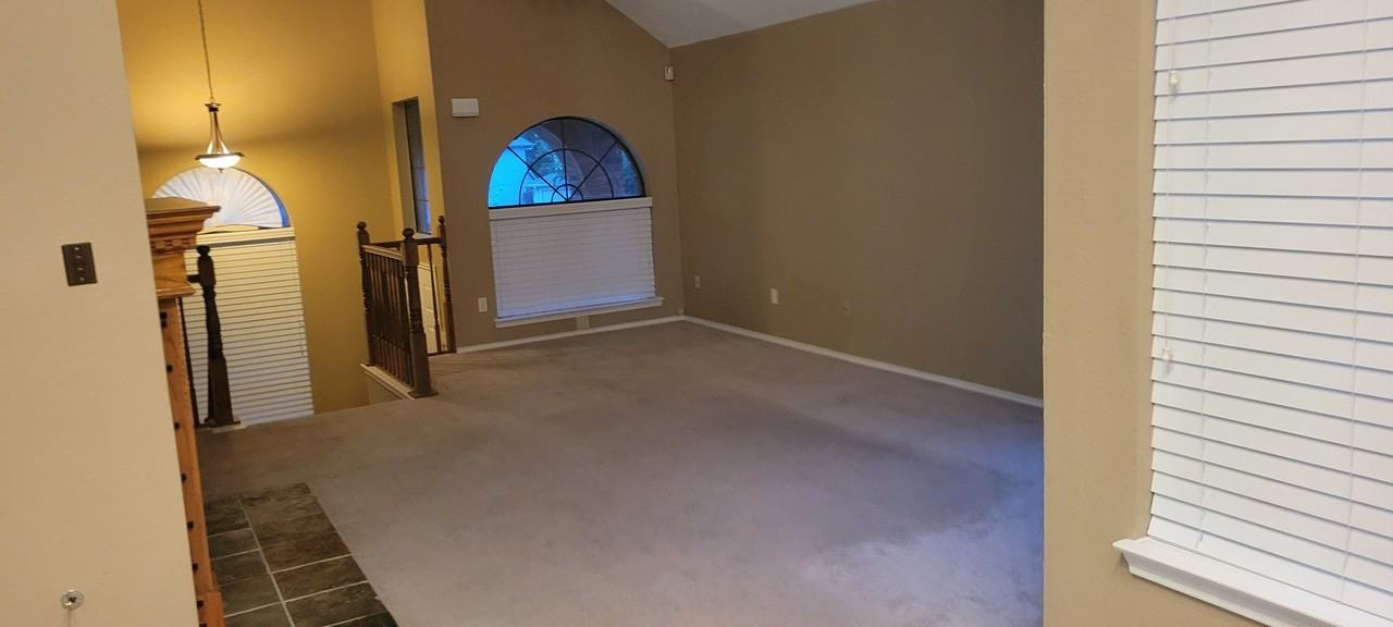 420 Kyle Dr - Photo 6 of 12