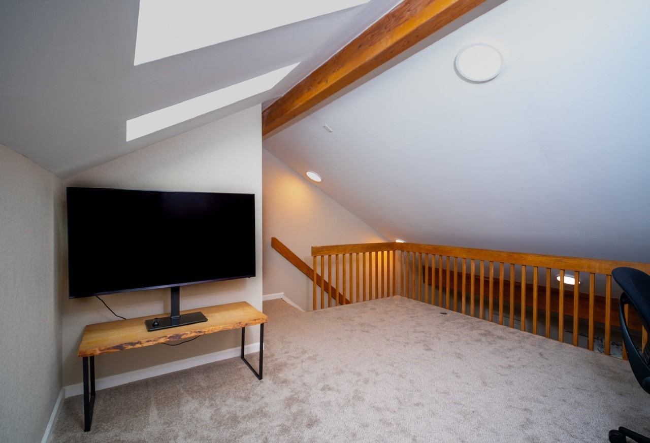 2829 Springdale Ln - Photo 4 of 9