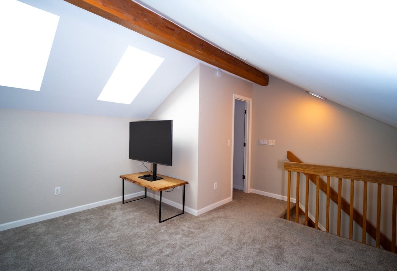 2829 Springdale Ln - Photo 5 of 9