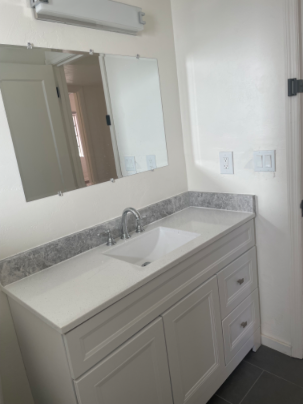 1305 E 9th St #1 - Photo 6 of 9