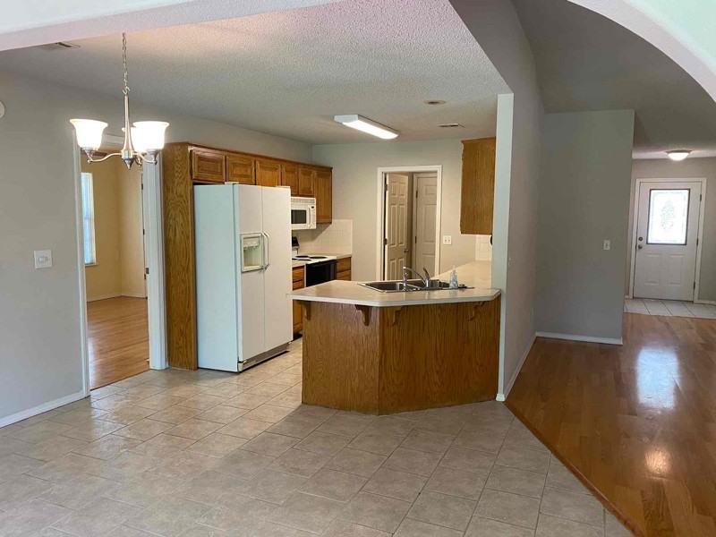 36 Dumfries Dr - Photo 4 of 14