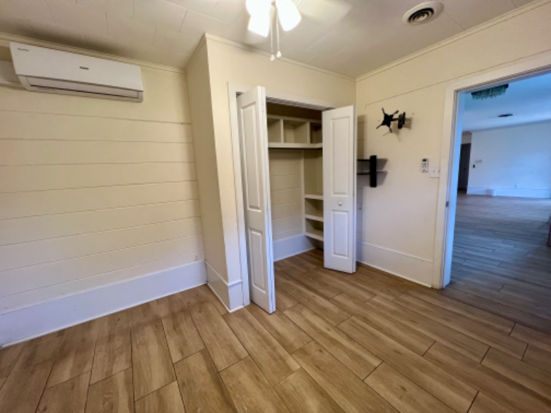 211 Arricola Ave - Photo 2 of 19