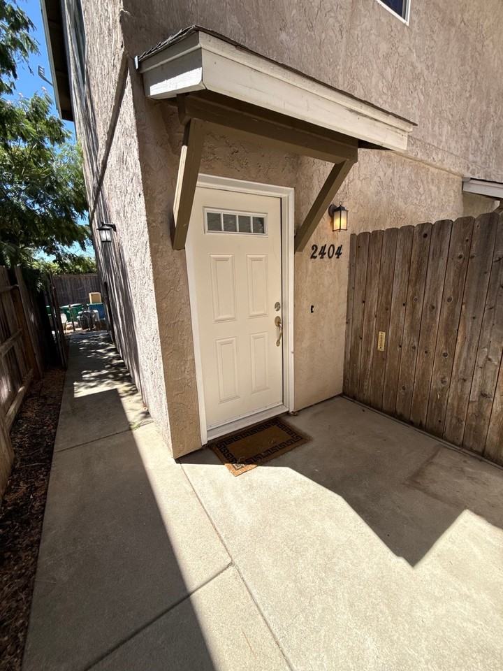 2409 Cactus Ave - Photo 7 of 9