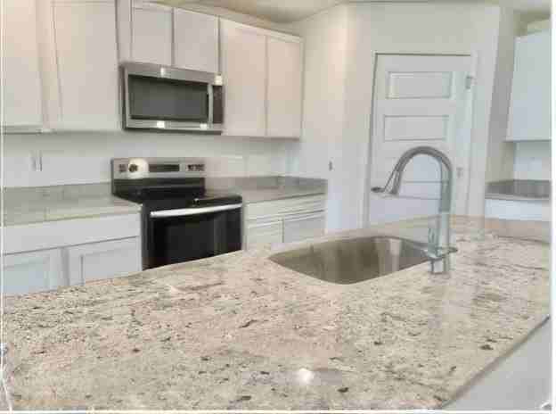 1036 Hayward Loop - Photo 7 of 13