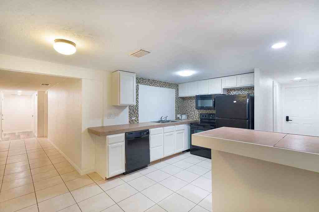7407 Duke Dr - Photo 5 of 7