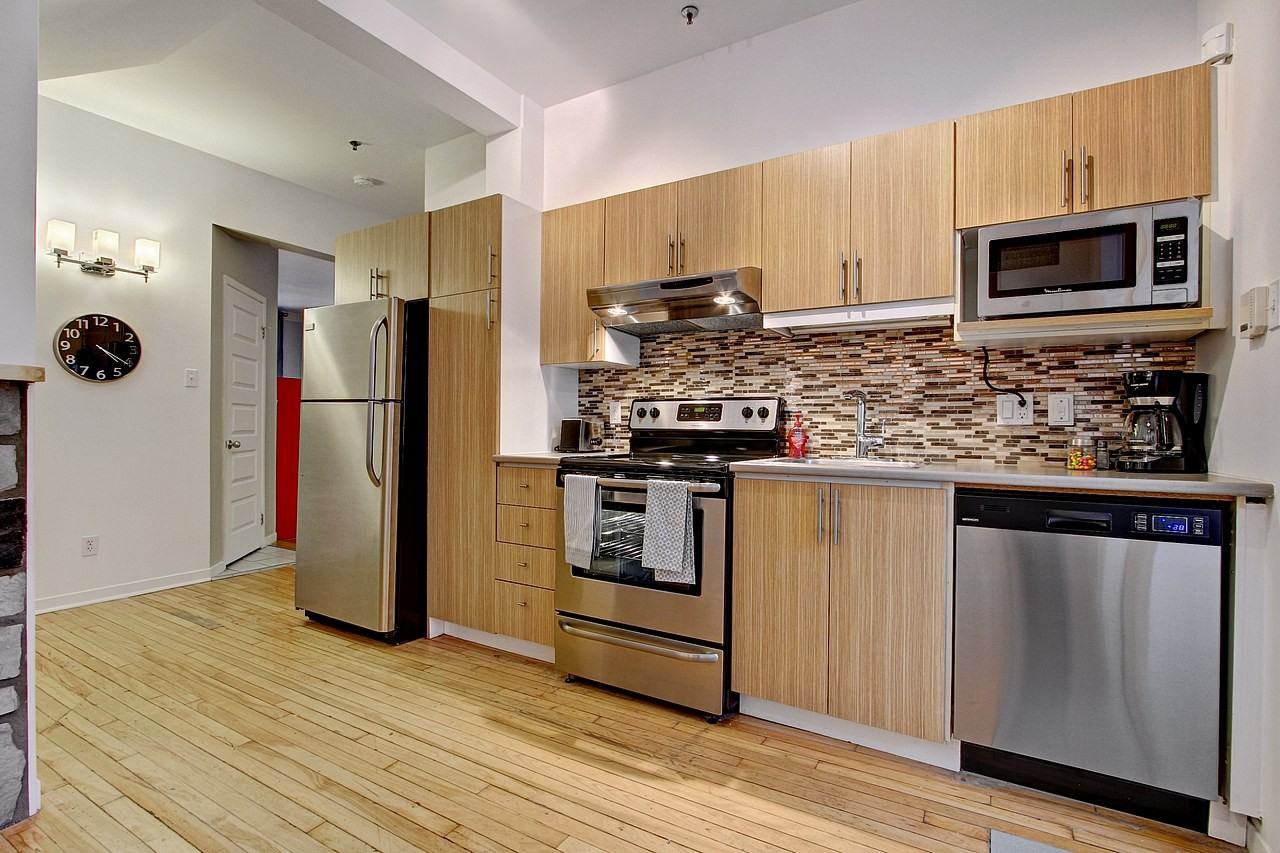 131 Rue Sainte-Anne #2 - Photo 7 of 19
