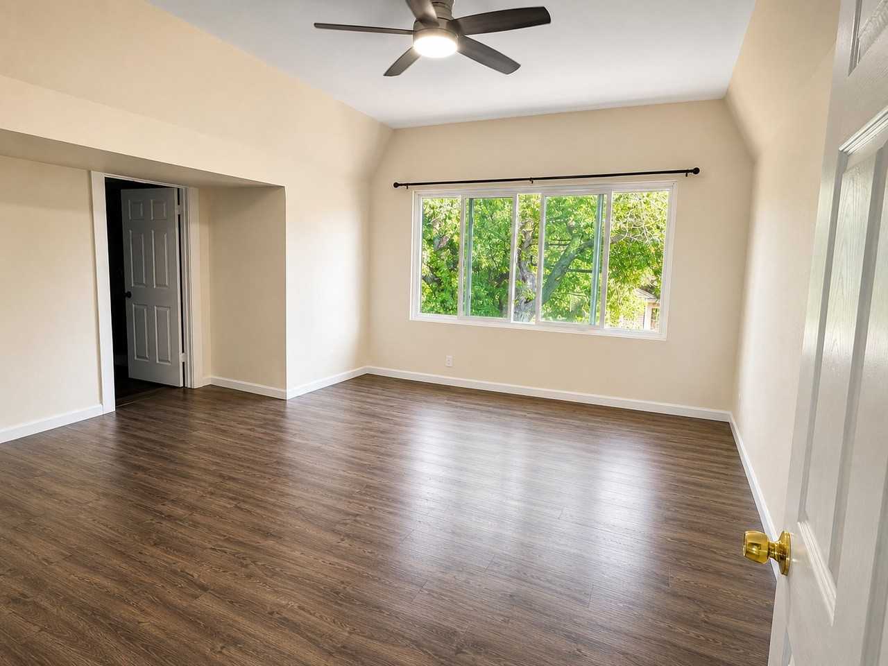 321 S Orange Ave #C - Photo 2 of 12