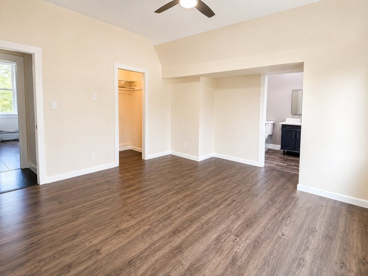 321 S Orange Ave #C - Photo 3 of 12