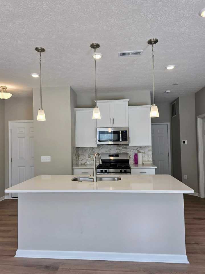7235 Grandway Dr - Photo 7 of 20