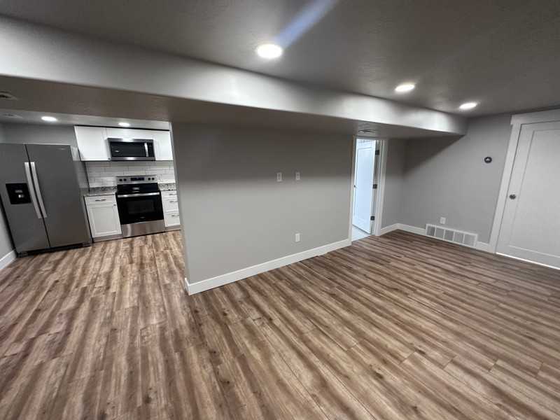 410 E Center St - Photo 2 of 11