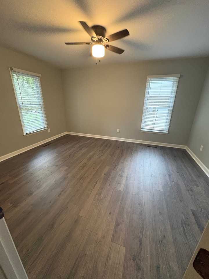 10815 Danesway Ln - Photo 5 of 27