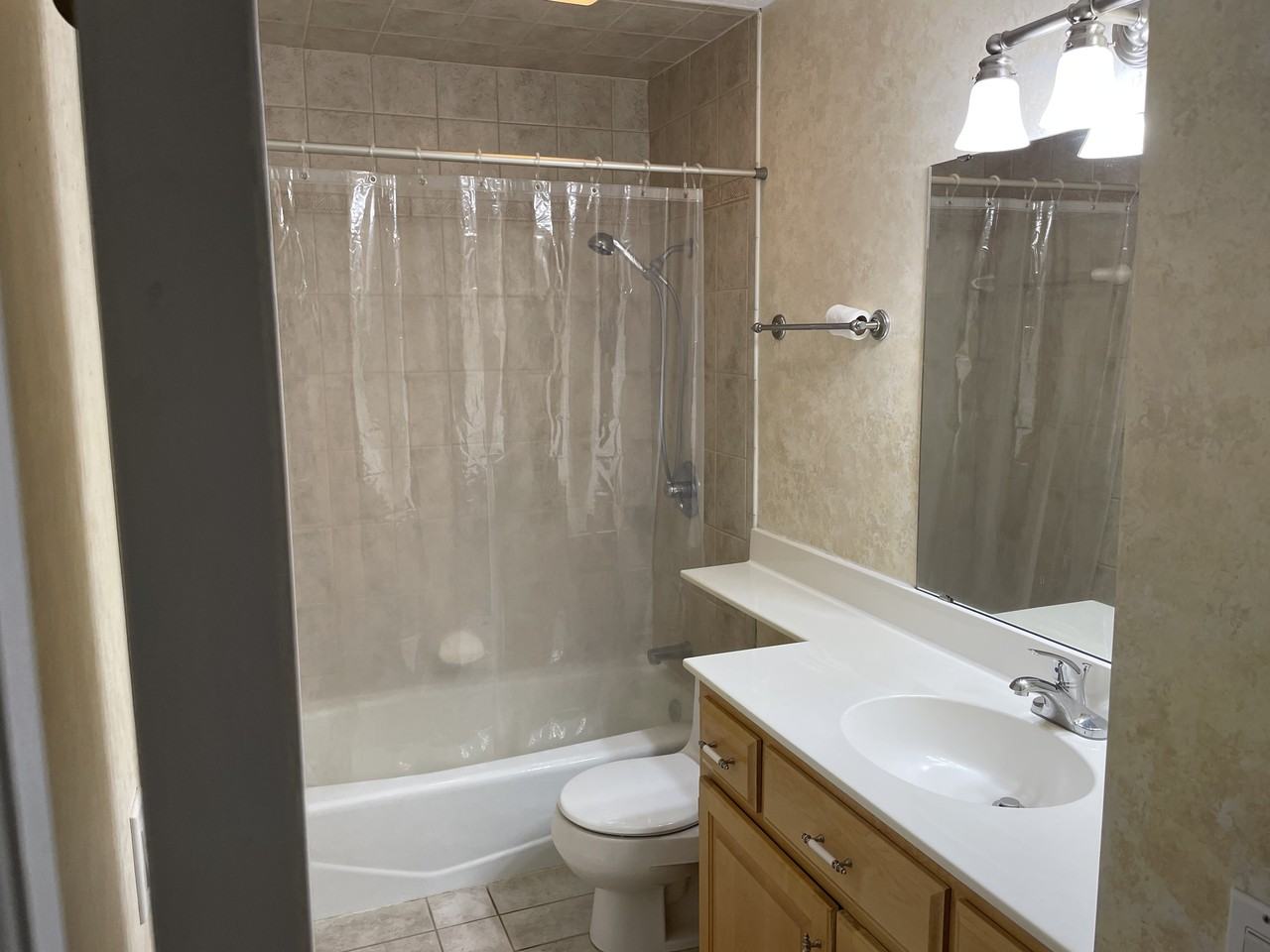 9519 Hartford Circle - Photo 7 of 15