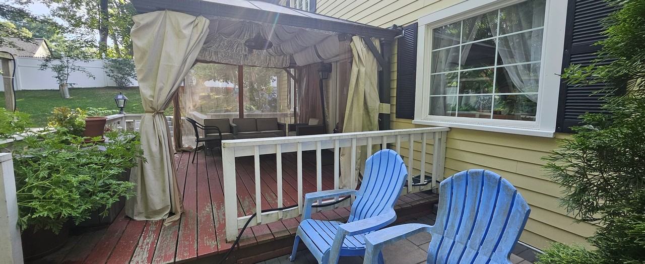 560 Worcester St - Photo 2 of 14