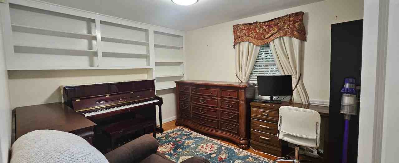 560 Worcester St - Photo 5 of 14