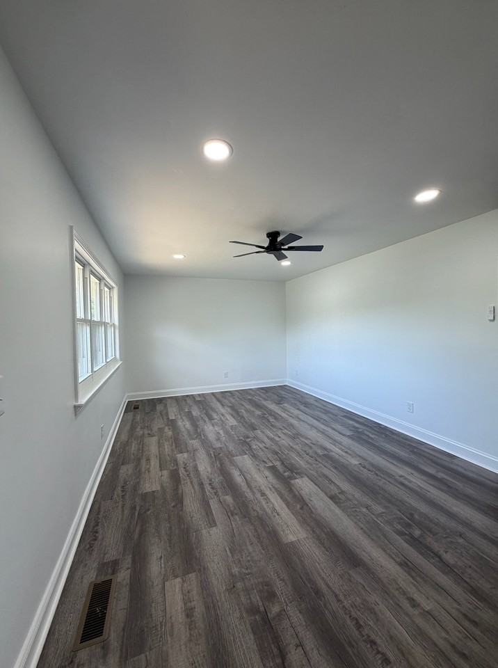7754 Vista Hills Dr - Photo 2 of 9