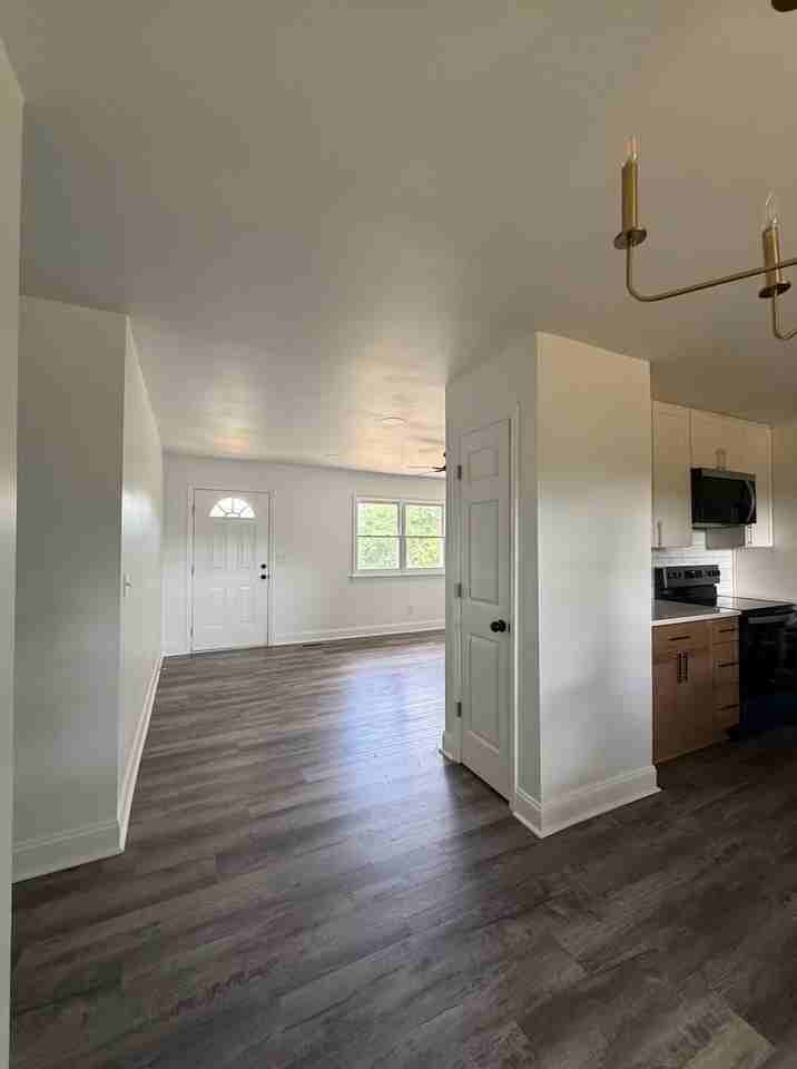 7754 Vista Hills Dr - Photo 3 of 9